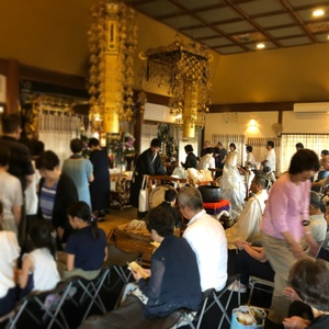 お施餓鬼法要で世代交代の波を感じてしまいました。