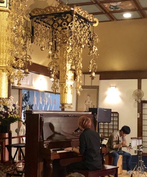 ピアノ搬入から流しそうめん、そしてピアノライブ大盛り上がりでした。