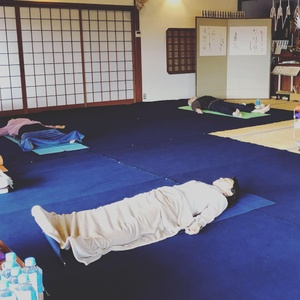 今日はシニアヨガ、明日は本堂カフェ、明後日は寺ヨガ